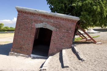 GIDDY HOUSE